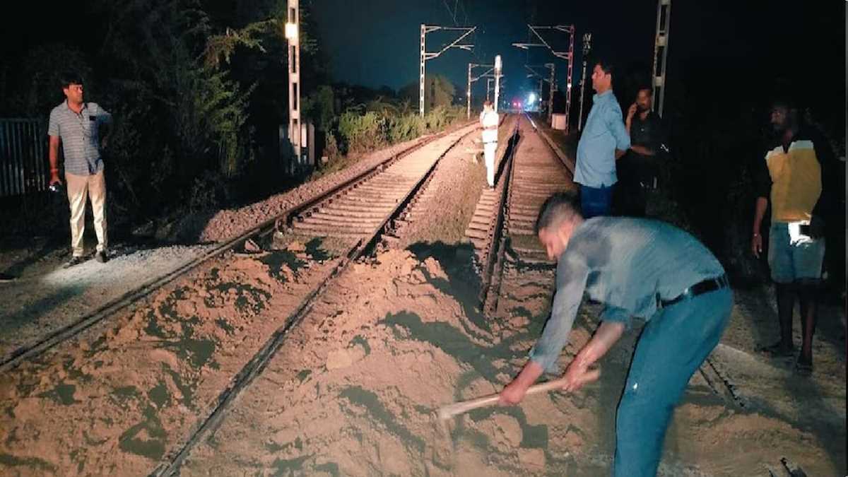 रायबरेली में टला रेल हादसा, ट्रैक पर बालू देखकर लोको पायलट ने रोकी ट्रेन